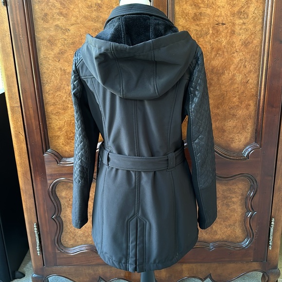 MICHAEL Michael Kors Asymmetrical Quilted-Sleeve Coat - Picture 6 of 17